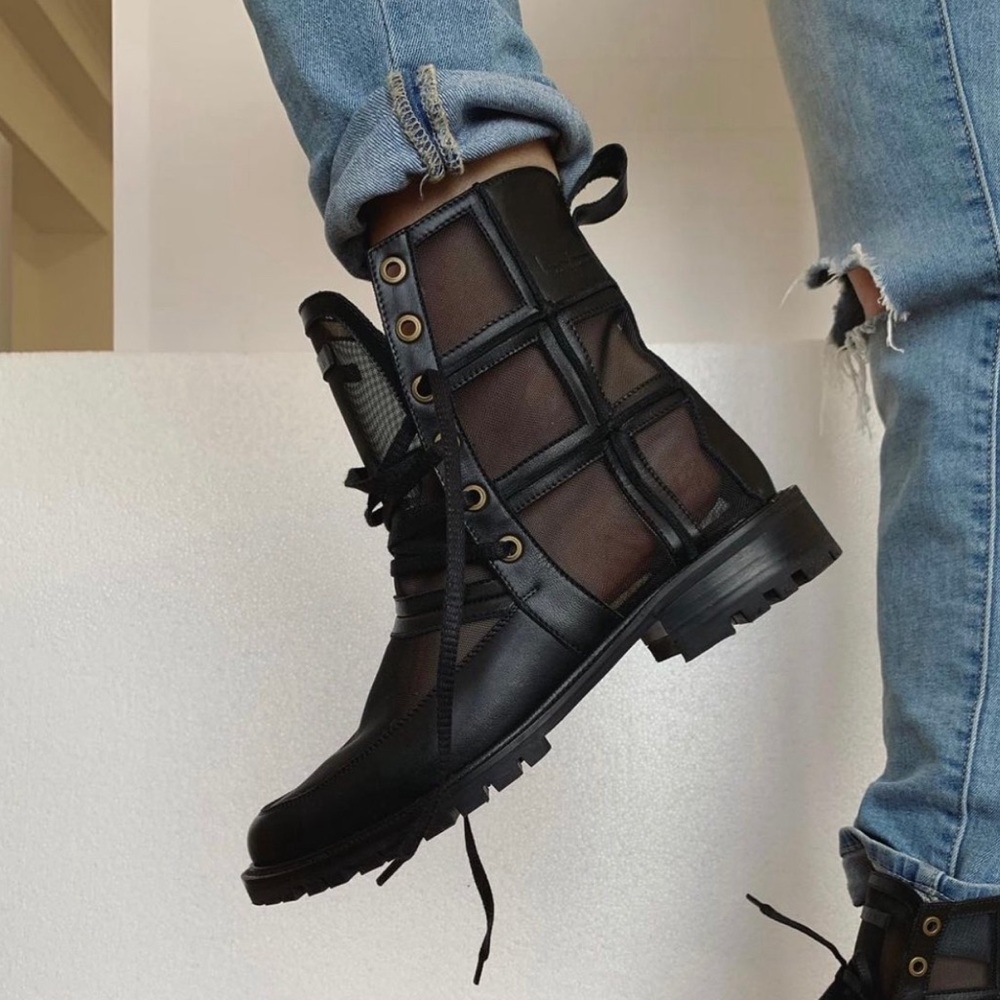 Designer boots - Picture 4 of 5